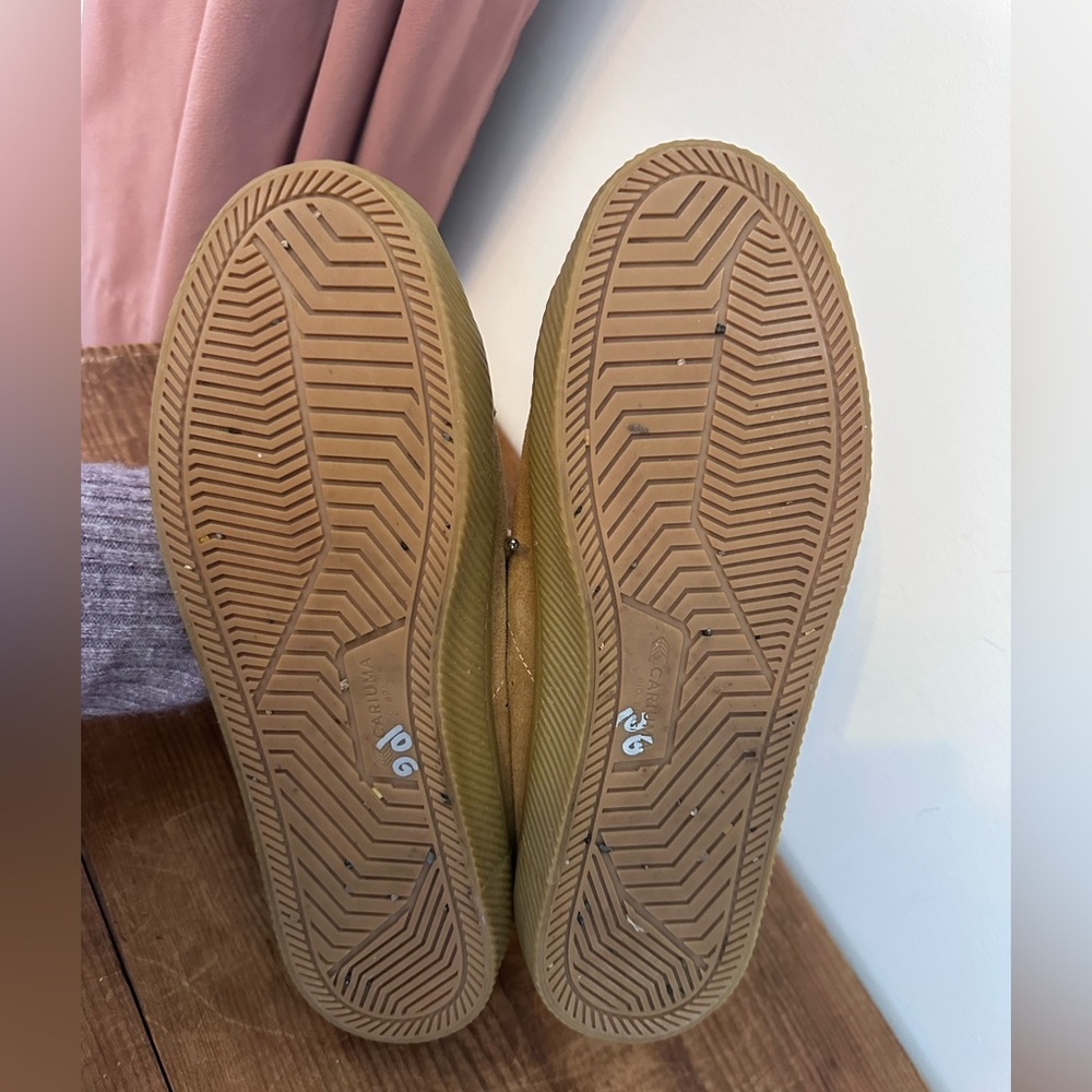 Unisex brown suede Cariuma Skate board Sneakers - Picture 5 of 9
